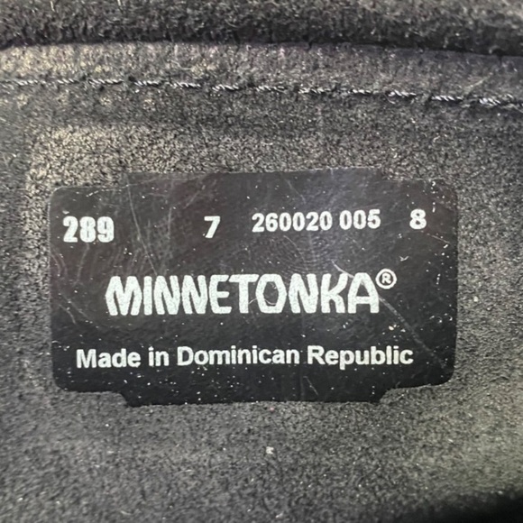 MINNETONKA Black Suede Back Zip Hard-sole Bootie Size 7 - Picture 10 of 15